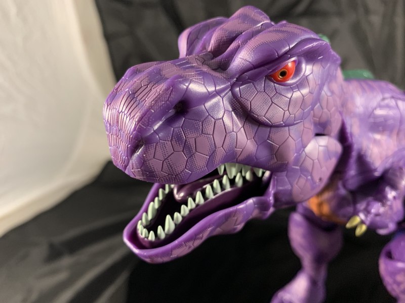 MP 43 Beast Wars Masterpiece Megatron In Hand Photos With Size Comparisons And Toothbrushing Adventures 02 (2 of 14)